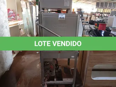 LOTE 433 - 01 LAVA-LOUÇAS INDUSTRIAL EM INOX MARCA HOBART (NO ESTADO) ATENÇÃO! FAZER A VISITAÇÃO ANTES DE ARREMATAR, NÃO SABEMOS SE FUNCIONA. LEILÃO NÃO TEM GARANTIA E NEM DEVOLUÇÃO, SUJEITO A POSSÍVEIS AVARIAS VISÍVEIS/OCULTAS E/OU AUSÊNCIA DE COMPONENTES.