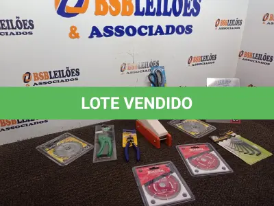 LOTE 060 - 01 AMOLADOR DE FACA, 01 ALICATE01 TESOURA E MATERIAIS DIVERSOS. (NO ESTADO) ATENÇÃO! FAZER A VISITAÇÃO ANTES DE ARREMATAR, NÃO SABEMOS SE FUNCIONA. LEILÃO NÃO TEM GARANTIA E NEM DEVOLUÇÃO, SUJEITO A POSSÍVEIS AVARIAS VISÍVEIS/OCULTAS E/OU AUSÊNCIA DE COMPONENTES.