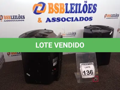 LOTE 136 - 02 CAIXAS DE SOM PASSIVA MARCA ONEAL. (NO ESTADO) ATENÇÃO! FAZER A VISITAÇÃO ANTES DE ARREMATAR, NÃO SABEMOS SE FUNCIONA. LEILÃO NÃO TEM GARANTIA E NEM DEVOLUÇÃO, SUJEITO A POSSÍVEIS AVARIAS VISÍVEIS/OCULTAS E/OU AUSÊNCIA DE COMPONENTES.