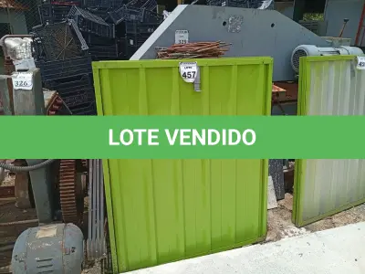 LOTE 457 - 02 PORTAS NA COR VERDE MEDINDO 1,00X16 COMPRIMENTO, 98 DE LARGURANA COR VERDE. (NO ESTADO) ATENÇÃO! FAZER A VISITAÇÃO ANTES DE ARREMATAR, NÃO SABEMOS SE FUNCIONA. LEILÃO NÃO TEM GARANTIA E NEM DEVOLUÇÃO, SUJEITO A POSSÍVEIS AVARIAS VISÍVEIS/OCULTAS E/OU AUSÊNCIA DE COMPONENTES.
