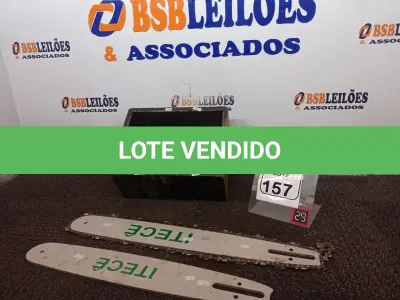 LOTE 157 - 01 CAIXA DE MADEIRA C/DIVERSAS ARGOLAS DE FERRO E 02 SABRES DE MOTOSERRA. (NO ESTADO) ATENÇÃO! FAZER A VISITAÇÃO ANTES DE ARREMATAR, NÃO SABEMOS SE FUNCIONA. LEILÃO NÃO TEM GARANTIA E NEM DEVOLUÇÃO, SUJEITO A POSSÍVEIS AVARIAS VISÍVEIS/OCULTAS E/OU AUSÊNCIA DE COMPONENTES.