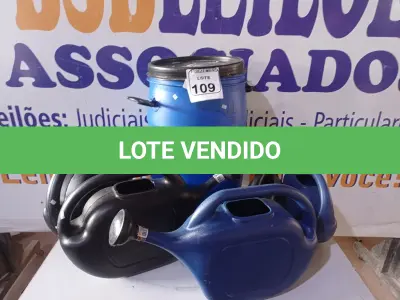 LOTE 109 - 03 REGADORES E 01 TAMBOR PEQUENO. (NO ESTADO) ATENÇÃO! FAZER A VISITAÇÃO ANTES DE ARREMATAR, NÃO SABEMOS SE FUNCIONA. LEILÃO NÃO TEM GARANTIA E NEM DEVOLUÇÃO, SUJEITO A POSSÍVEIS AVARIAS VISÍVEIS/OCULTAS E/OU AUSÊNCIA DE COMPONENTES.