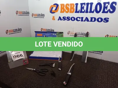LOTE 066 - 01 KIT DE FACAS DE COZINHA C/. (NO ESTADO) ATENÇÃO! FAZER A VISITAÇÃO ANTES DE ARREMATAR, NÃO SABEMOS SE FUNCIONA. LEILÃO NÃO TEM GARANTIA E NEM DEVOLUÇÃO, SUJEITO A POSSÍVEIS AVARIAS VISÍVEIS/OCULTAS E/OU AUSÊNCIA DE COMPONENTES.