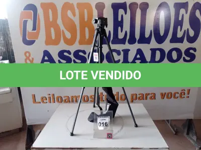 LOTE 016 - 01 TRIPÉ P/CÂMERA MARCA TOMATE(NOVO). (NO ESTADO) ATENÇÃO! FAZER A VISITAÇÃO ANTES DE ARREMATAR, NÃO SABEMOS SE FUNCIONA. LEILÃO NÃO TEM GARANTIA E NEM DEVOLUÇÃO, SUJEITO A POSSÍVEIS AVARIAS VISÍVEIS/OCULTAS E/OU AUSÊNCIA DE COMPONENTES.