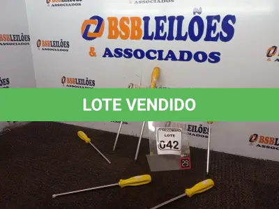 LOTE 042 - 06 CHAVES PHILIPS TAMANHOS DIVERSOS. (NO ESTADO) ATENÇÃO! FAZER A VISITAÇÃO ANTES DE ARREMATAR, NÃO SABEMOS SE FUNCIONA. LEILÃO NÃO TEM GARANTIA E NEM DEVOLUÇÃO, SUJEITO A POSSÍVEIS AVARIAS VISÍVEIS/OCULTAS E/OU AUSÊNCIA DE COMPONENTES.
