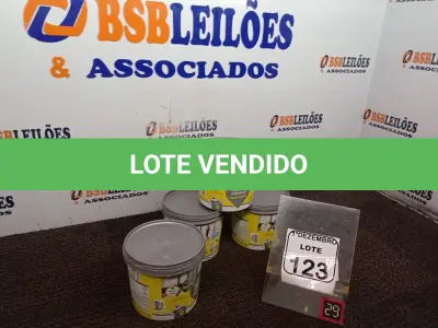 LOTE 123 - 04 REJUNTES SUPERFINO PREMIUM QUARTZOLIT 2KG CADA COR PALHA. (NO ESTADO) ATENÇÃO! FAZER A VISITAÇÃO ANTES DE ARREMATAR, NÃO SABEMOS SE FUNCIONA. LEILÃO NÃO TEM GARANTIA E NEM DEVOLUÇÃO, SUJEITO A POSSÍVEIS AVARIAS VISÍVEIS/OCULTAS E/OU AUSÊNCIA DE COMPONENTES.