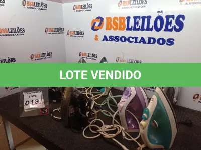 LOTE 013 - 08 FERROS DE PASSAR SENDO UM A VAPOR. (NO ESTADO) ATENÇÃO! FAZER A VISITAÇÃO ANTES DE ARREMATAR, NÃO SABEMOS SE FUNCIONA. LEILÃO NÃO TEM GARANTIA E NEM DEVOLUÇÃO, SUJEITO A POSSÍVEIS AVARIAS VISÍVEIS/OCULTAS E/OU AUSÊNCIA DE COMPONENTES.