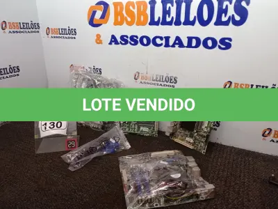 LOTE 130 - 04 PLACAS MÃE. (NO ESTADO) ATENÇÃO! FAZER A VISITAÇÃO ANTES DE ARREMATAR, NÃO SABEMOS SE FUNCIONA. LEILÃO NÃO TEM GARANTIA E NEM DEVOLUÇÃO, SUJEITO A POSSÍVEIS AVARIAS VISÍVEIS/OCULTAS E/OU AUSÊNCIA DE COMPONENTES.