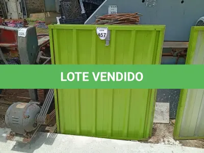 LOTE 457 - 02 PORTAS NA COR VERDE MEDINDO 1,00X16 COMPRIMENTO, 98 DE LARGURANA COR VERDE. (NO ESTADO) ATENÇÃO! FAZER A VISITAÇÃO ANTES DE ARREMATAR, NÃO SABEMOS SE FUNCIONA. LEILÃO NÃO TEM GARANTIA E NEM DEVOLUÇÃO, SUJEITO A POSSÍVEIS AVARIAS VISÍVEIS/OCULTAS E/OU AUSÊNCIA DE COMPONENTES.