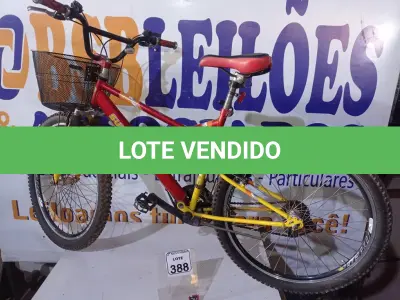 LOTE 388 - 01 BICICLETA DE MARCHA C/CESTA MARCA SUNDOWN ARO 26. (NO ESTADO) ATENÇÃO! FAZER A VISITAÇÃO ANTES DE ARREMATAR, NÃO SABEMOS SE FUNCIONA. LEILÃO NÃO TEM GARANTIA E NEM DEVOLUÇÃO, SUJEITO A POSSÍVEIS AVARIAS VISÍVEIS/OCULTAS E/OU AUSÊNCIA DE COMPONENTES.