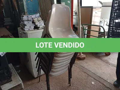 LOTE 443 - 10 CADEIRAS DE PLÁSTICO C/BASE DE FERRO. (NO ESTADO) ATENÇÃO! FAZER A VISITAÇÃO ANTES DE ARREMATAR, NÃO SABEMOS SE FUNCIONA. LEILÃO NÃO TEM GARANTIA E NEM DEVOLUÇÃO, SUJEITO A POSSÍVEIS AVARIAS VISÍVEIS/OCULTAS E/OU AUSÊNCIA DE COMPONENTES.
