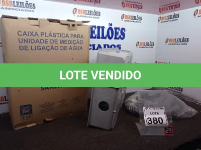 LOTE 380 - 01 CAIXA PLÁSTICA PARA UNIDADE DE MEDIÇÃO DE LIGAÇÃO DE ÁGUA(NOVO). (NO ESTADO) ATENÇÃO! FAZER A VISITAÇÃO ANTES DE ARREMATAR, NÃO SABEMOS SE FUNCIONA. LEILÃO NÃO TEM GARANTIA E NEM DEVOLUÇÃO, SUJEITO A POSSÍVEIS AVARIAS VISÍVEIS/OCULTAS E/OU AUSÊNCIA DE COMPONENTES.