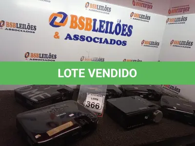LOTE 366 - 06 PROJETORES MARCA EPSON P/RETIRADA DE PEÇAS. (NO ESTADO) ATENÇÃO! FAZER A VISITAÇÃO ANTES DE ARREMATAR, NÃO SABEMOS SE FUNCIONA. LEILÃO NÃO TEM GARANTIA E NEM DEVOLUÇÃO, SUJEITO A POSSÍVEIS AVARIAS VISÍVEIS/OCULTAS E/OU AUSÊNCIA DE COMPONENTES.