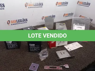 LOTE 097 - 03 FONTES CHAVEADAS 03 BATERIAS PEQUENAS E 01 FECHADURA DE PORTA. (NO ESTADO) ATENÇÃO! FAZER A VISITAÇÃO ANTES DE ARREMATAR, NÃO SABEMOS SE FUNCIONA. LEILÃO NÃO TEM GARANTIA E NEM DEVOLUÇÃO, SUJEITO A POSSÍVEIS AVARIAS VISÍVEIS/OCULTAS E/OU AUSÊNCIA DE COMPONENTES.