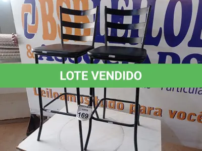 LOTE 169 - 02 BANQUETAS ALTA. (NO ESTADO) ATENÇÃO! FAZER A VISITAÇÃO ANTES DE ARREMATAR, NÃO SABEMOS SE FUNCIONA. LEILÃO NÃO TEM GARANTIA E NEM DEVOLUÇÃO, SUJEITO A POSSÍVEIS AVARIAS VISÍVEIS/OCULTAS E/OU AUSÊNCIA DE COMPONENTES.