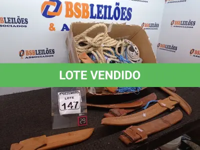 LOTE 147 - 01 LOTE C/DIVERSAS BAINHAS EM COURO P/FACÃO, CORDAS, JUNTAS EM COURO E MATERIAIS DIVERSOS. (NO ESTADO) ATENÇÃO! FAZER A VISITAÇÃO ANTES DE ARREMATAR, NÃO SABEMOS SE FUNCIONA. LEILÃO NÃO TEM GARANTIA E NEM DEVOLUÇÃO, SUJEITO A POSSÍVEIS AVARIAS VISÍVEIS/OCULTAS E/OU AUSÊNCIA DE COMPONENTES.
