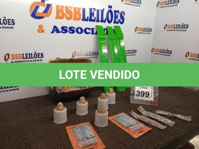 LOTE 399 - 05 BOCAIS P/LÂMPADAS E VÁRIAS DOBRADIÇAS, CILINDROS MIOLO P/FECHADURA E 03 FACAS P/CORTAR GRAMA MARCA TRAPP(NOVO). (NO ESTADO) ATENÇÃO! FAZER A VISITAÇÃO ANTES DE ARREMATAR, NÃO SABEMOS SE FUNCIONA. LEILÃO NÃO TEM GARANTIA E NEM DEVOLUÇÃO, SUJEITO A POSSÍVEIS AVARIAS VISÍVEIS/OCULTAS E/OU AUSÊNCIA DE COMPONENTES.