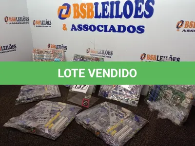 LOTE 137 - 07 PLACAS MÃE. (NO ESTADO) ATENÇÃO! FAZER A VISITAÇÃO ANTES DE ARREMATAR, NÃO SABEMOS SE FUNCIONA. LEILÃO NÃO TEM GARANTIA E NEM DEVOLUÇÃO, SUJEITO A POSSÍVEIS AVARIAS VISÍVEIS/OCULTAS E/OU AUSÊNCIA DE COMPONENTES.