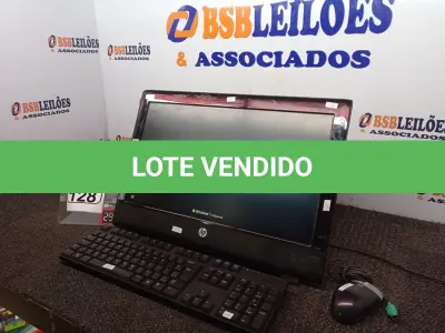 LOTE 128 - 01 ALL IN ONE MARCA HP COM TECLADO E MOUSE. (NO ESTADO) ATENÇÃO! FAZER A VISITAÇÃO ANTES DE ARREMATAR, NÃO SABEMOS SE FUNCIONA. LEILÃO NÃO TEM GARANTIA E NEM DEVOLUÇÃO, SUJEITO A POSSÍVEIS AVARIAS VISÍVEIS/OCULTAS E/OU AUSÊNCIA DE COMPONENTES.