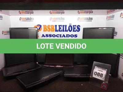 LOTE 088 - 10 MONITORES S/PÉ MARCAS E MODELOS DIVERSOS P/RETIRADA DE PEÇAS. (NO ESTADO) ATENÇÃO! FAZER A VISITAÇÃO ANTES DE ARREMATAR, NÃO SABEMOS SE FUNCIONA. LEILÃO NÃO TEM GARANTIA E NEM DEVOLUÇÃO, SUJEITO A POSSÍVEIS AVARIAS VISÍVEIS/OCULTAS E/OU AUSÊNCIA DE COMPONENTES.