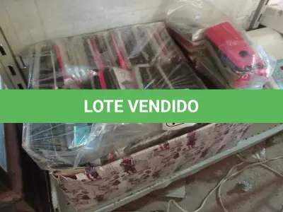 LOTE 139 - 01 LOTE C/VÁRIAS CAPAS DE CELULARES MODELOS DIVERSOS. (NO ESTADO) ATENÇÃO! FAZER A VISITAÇÃO ANTES DE ARREMATAR, NÃO SABEMOS SE FUNCIONA. LEILÃO NÃO TEM GARANTIA E NEM DEVOLUÇÃO, SUJEITO A POSSÍVEIS AVARIAS VISÍVEIS/OCULTAS E/OU AUSÊNCIA DE COMPONENTES.