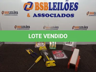 LOTE 045 - 01 ALICATE, 01 TESOURA DE PODA, 01 AMOLADOR DE FACAS E MATERIAIS DIVERSOS. (NO ESTADO) ATENÇÃO! FAZER A VISITAÇÃO ANTES DE ARREMATAR, NÃO SABEMOS SE FUNCIONA. LEILÃO NÃO TEM GARANTIA E NEM DEVOLUÇÃO, SUJEITO A POSSÍVEIS AVARIAS VISÍVEIS/OCULTAS E/OU AUSÊNCIA DE COMPONENTES.