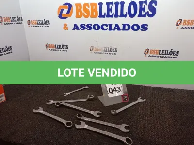 LOTE 043 - 07 CHAVES COMBINADAS. (NO ESTADO) ATENÇÃO! FAZER A VISITAÇÃO ANTES DE ARREMATAR, NÃO SABEMOS SE FUNCIONA. LEILÃO NÃO TEM GARANTIA E NEM DEVOLUÇÃO, SUJEITO A POSSÍVEIS AVARIAS VISÍVEIS/OCULTAS E/OU AUSÊNCIA DE COMPONENTES.