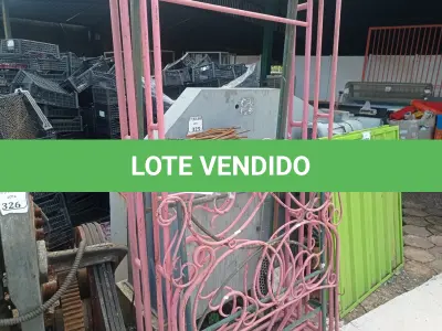 LOTE 467 - 03 CAMAS DE FERRO. (NO ESTADO) ATENÇÃO! FAZER A VISITAÇÃO ANTES DE ARREMATAR, NÃO SABEMOS SE FUNCIONA. LEILÃO NÃO TEM GARANTIA E NEM DEVOLUÇÃO, SUJEITO A POSSÍVEIS AVARIAS VISÍVEIS/OCULTAS E/OU AUSÊNCIA DE COMPONENTES.