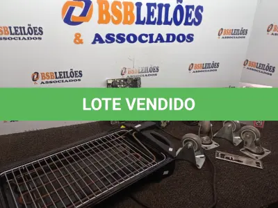 LOTE 082 - 01 CHURRASQUEIRA ELÉTRICA 01 FURADEIRA 01 PLACA MÃE 01 CAIXINHA DE SOM E 04 RODINHAS C/SUPORTES. (NO ESTADO) ATENÇÃO! FAZER A VISITAÇÃO ANTES DE ARREMATAR, NÃO SABEMOS SE FUNCIONA. LEILÃO NÃO TEM GARANTIA E NEM DEVOLUÇÃO, SUJEITO A POSSÍVEIS AVARIAS VISÍVEIS/OCULTAS E/OU AUSÊNCIA DE COMPONENTES.
