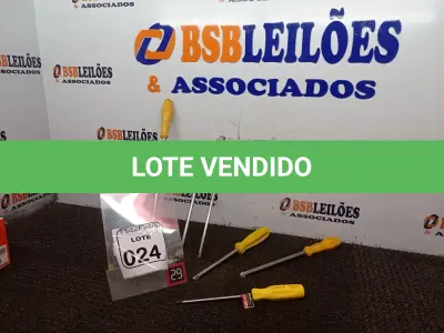 LOTE 024 - 06 CHAVES PHILIPS TAMANHOS DIVERSOS. (NO ESTADO) ATENÇÃO! FAZER A VISITAÇÃO ANTES DE ARREMATAR, NÃO SABEMOS SE FUNCIONA. LEILÃO NÃO TEM GARANTIA E NEM DEVOLUÇÃO, SUJEITO A POSSÍVEIS AVARIAS VISÍVEIS/OCULTAS E/OU AUSÊNCIA DE COMPONENTES.