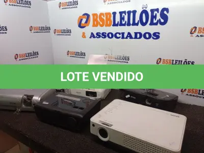LOTE 145 - 06 PROJETORES MARCAS E MODELOS DIVERSOS P/RETIRADA DE PEÇAS. (NO ESTADO) ATENÇÃO! FAZER A VISITAÇÃO ANTES DE ARREMATAR, NÃO SABEMOS SE FUNCIONA. LEILÃO NÃO TEM GARANTIA E NEM DEVOLUÇÃO, SUJEITO A POSSÍVEIS AVARIAS VISÍVEIS/OCULTAS E/OU AUSÊNCIA DE COMPONENTES.