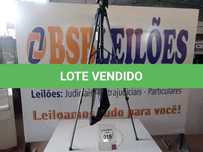 LOTE 016 - 01 TRIPÉ P/CÂMERA MARCA TOMATE(NOVO). (NO ESTADO) ATENÇÃO! FAZER A VISITAÇÃO ANTES DE ARREMATAR, NÃO SABEMOS SE FUNCIONA. LEILÃO NÃO TEM GARANTIA E NEM DEVOLUÇÃO, SUJEITO A POSSÍVEIS AVARIAS VISÍVEIS/OCULTAS E/OU AUSÊNCIA DE COMPONENTES.