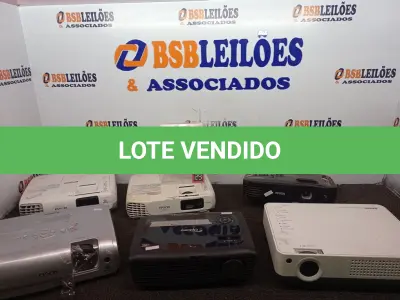 LOTE 145 - 06 PROJETORES MARCAS E MODELOS DIVERSOS P/RETIRADA DE PEÇAS. (NO ESTADO) ATENÇÃO! FAZER A VISITAÇÃO ANTES DE ARREMATAR, NÃO SABEMOS SE FUNCIONA. LEILÃO NÃO TEM GARANTIA E NEM DEVOLUÇÃO, SUJEITO A POSSÍVEIS AVARIAS VISÍVEIS/OCULTAS E/OU AUSÊNCIA DE COMPONENTES.