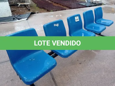 LOTE 428 - 01 LONGARINA DE 05 LUGARES ASSENTO DE PLÁSTICO E BASE DE FERRO. (NO ESTADO) ATENÇÃO! FAZER A VISITAÇÃO ANTES DE ARREMATAR, NÃO SABEMOS SE FUNCIONA. LEILÃO NÃO TEM GARANTIA E NEM DEVOLUÇÃO, SUJEITO A POSSÍVEIS AVARIAS VISÍVEIS/OCULTAS E/OU AUSÊNCIA DE COMPONENTES.