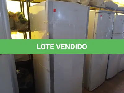 LOTE 404 - 01 GELADEIRA MARCA BRASTEMP FROST FREE 220V. (NO ESTADO) ATENÇÃO! FAZER A VISITAÇÃO ANTES DE ARREMATAR, NÃO SABEMOS SE FUNCIONA. LEILÃO NÃO TEM GARANTIA E NEM DEVOLUÇÃO, SUJEITO A POSSÍVEIS AVARIAS VISÍVEIS/OCULTAS E/OU AUSÊNCIA DE COMPONENTES.