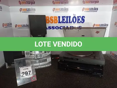 LOTE 297 - 01 APARELHO DE SOM MARCA SHARK, 01 TOCA CD’S MARCA PIONEER C/CONTROLE E 01 TOCA DISCOS MARCA GRADIENTE. (NO ESTADO) ATENÇÃO! FAZER A VISITAÇÃO ANTES DE ARREMATAR, NÃO SABEMOS SE FUNCIONA. LEILÃO NÃO TEM GARANTIA E NEM DEVOLUÇÃO, SUJEITO A POSSÍVEIS AVARIAS VISÍVEIS/OCULTAS E/OU AUSÊNCIA DE COMPONENTES.