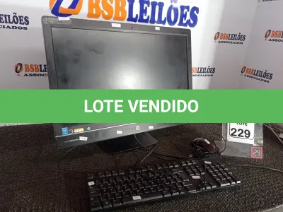 LOTE 229 - 01 ALL IN ONE MARCA HP C/TECLADO E MOUSE. (NO ESTADO) ATENÇÃO! FAZER A VISITAÇÃO ANTES DE ARREMATAR, NÃO SABEMOS SE FUNCIONA. LEILÃO NÃO TEM GARANTIA E NEM DEVOLUÇÃO, SUJEITO A POSSÍVEIS AVARIAS VISÍVEIS/OCULTAS E/OU AUSÊNCIA DE COMPONENTES.