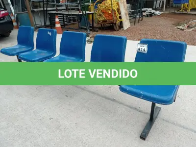 LOTE 414 - 01 LONGARINA DE 05 LUGARES ASSENTO DE PLÁSTICO E BASE DE FERRO. (NO ESTADO) ATENÇÃO! FAZER A VISITAÇÃO ANTES DE ARREMATAR, NÃO SABEMOS SE FUNCIONA. LEILÃO NÃO TEM GARANTIA E NEM DEVOLUÇÃO, SUJEITO A POSSÍVEIS AVARIAS VISÍVEIS/OCULTAS E/OU AUSÊNCIA DE COMPONENTES.