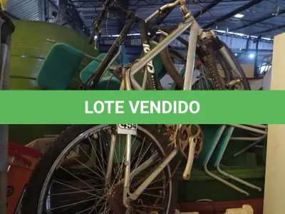 LOTE 454 - 02 BICICLETAS SENDO UMA MARCA CALOI. (NO ESTADO) ATENÇÃO! FAZER A VISITAÇÃO ANTES DE ARREMATAR, NÃO SABEMOS SE FUNCIONA. LEILÃO NÃO TEM GARANTIA E NEM DEVOLUÇÃO, SUJEITO A POSSÍVEIS AVARIAS VISÍVEIS/OCULTAS E/OU AUSÊNCIA DE COMPONENTES.