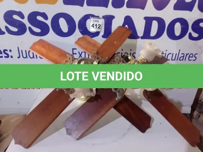 LOTE 412 - 02 VENTILADORES DE TETO. (NO ESTADO) ATENÇÃO! FAZER A VISITAÇÃO ANTES DE ARREMATAR, NÃO SABEMOS SE FUNCIONA. LEILÃO NÃO TEM GARANTIA E NEM DEVOLUÇÃO, SUJEITO A POSSÍVEIS AVARIAS VISÍVEIS/OCULTAS E/OU AUSÊNCIA DE COMPONENTES.