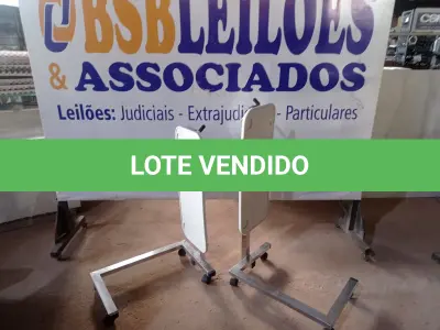 LOTE 214 - 02 MESAS P/REFEIÇÃO C/REGULADOR DE ALTURA. (NO ESTADO) ATENÇÃO! FAZER A VISITAÇÃO ANTES DE ARREMATAR, NÃO SABEMOS SE FUNCIONA. LEILÃO NÃO TEM GARANTIA E NEM DEVOLUÇÃO, SUJEITO A POSSÍVEIS AVARIAS VISÍVEIS/OCULTAS E/OU AUSÊNCIA DE COMPONENTES.