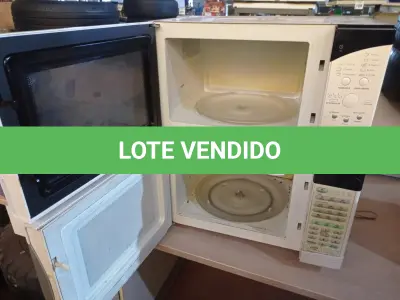 LOTE 334 - 02 MICRO-ONDAS MARCA ELECTROLUX C/PRATO. (NO ESTADO) ATENÇÃO! FAZER A VISITAÇÃO ANTES DE ARREMATAR, NÃO SABEMOS SE FUNCIONA. LEILÃO NÃO TEM GARANTIA E NEM DEVOLUÇÃO, SUJEITO A POSSÍVEIS AVARIAS VISÍVEIS/OCULTAS E/OU AUSÊNCIA DE COMPONENTES.