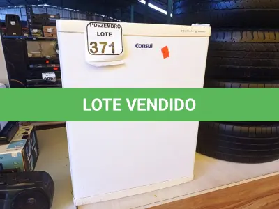 LOTE 371 - 01 FRIGOBAR MARCA CONSUL. (NO ESTADO) ATENÇÃO! FAZER A VISITAÇÃO ANTES DE ARREMATAR, NÃO SABEMOS SE FUNCIONA. LEILÃO NÃO TEM GARANTIA E NEM DEVOLUÇÃO, SUJEITO A POSSÍVEIS AVARIAS VISÍVEIS/OCULTAS E/OU AUSÊNCIA DE COMPONENTES.