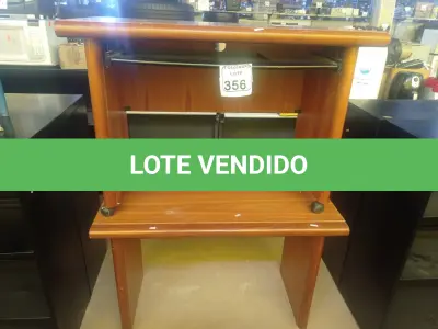 LOTE 356 - 02 MESAS EM MADEIRA C/RODINHAS. (NO ESTADO) ATENÇÃO! FAZER A VISITAÇÃO ANTES DE ARREMATAR, NÃO SABEMOS SE FUNCIONA. LEILÃO NÃO TEM GARANTIA E NEM DEVOLUÇÃO, SUJEITO A POSSÍVEIS AVARIAS VISÍVEIS/OCULTAS E/OU AUSÊNCIA DE COMPONENTES.