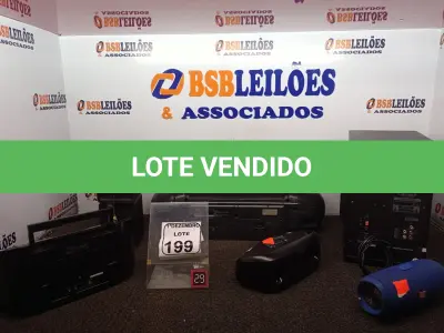 LOTE 199 - 01 CAIXA SUBWOOFER MARCA LENDEX E 04 CAIXAS DE SOM. (NO ESTADO) ATENÇÃO! FAZER A VISITAÇÃO ANTES DE ARREMATAR, NÃO SABEMOS SE FUNCIONA. LEILÃO NÃO TEM GARANTIA E NEM DEVOLUÇÃO, SUJEITO A POSSÍVEIS AVARIAS VISÍVEIS/OCULTAS E/OU AUSÊNCIA DE COMPONENTES.