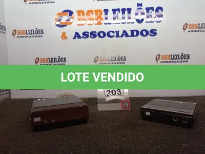 LOTE 203 - 02 TOCA FITAS ANTIGOS MARCA PANASONIC E COBRA. (NO ESTADO) ATENÇÃO! FAZER A VISITAÇÃO ANTES DE ARREMATAR, NÃO SABEMOS SE FUNCIONA. LEILÃO NÃO TEM GARANTIA E NEM DEVOLUÇÃO, SUJEITO A POSSÍVEIS AVARIAS VISÍVEIS/OCULTAS E/OU AUSÊNCIA DE COMPONENTES.