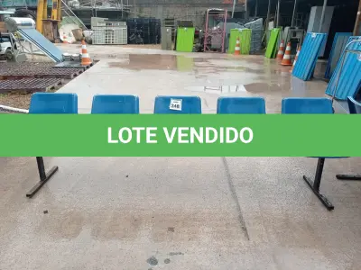 LOTE 348 - 01 LONGARINA DE 05 LUGARES ASSENTO DE PLÁSTICO E BASE DE FERRO. (NO ESTADO) ATENÇÃO! FAZER A VISITAÇÃO ANTES DE ARREMATAR, NÃO SABEMOS SE FUNCIONA. LEILÃO NÃO TEM GARANTIA E NEM DEVOLUÇÃO, SUJEITO A POSSÍVEIS AVARIAS VISÍVEIS/OCULTAS E/OU AUSÊNCIA DE COMPONENTES.