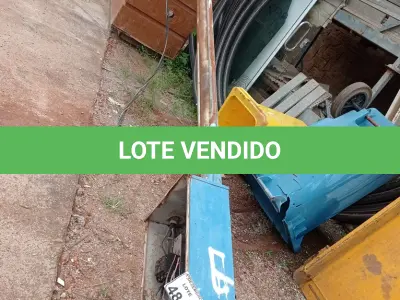 LOTE 484 - 01 PADRÃO DE ENERGIA. (NO ESTADO) ATENÇÃO! FAZER A VISITAÇÃO ANTES DE ARREMATAR, NÃO SABEMOS SE FUNCIONA. LEILÃO NÃO TEM GARANTIA E NEM DEVOLUÇÃO, SUJEITO A POSSÍVEIS AVARIAS VISÍVEIS/OCULTAS E/OU AUSÊNCIA DE COMPONENTES.
