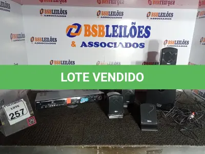 LOTE 257 - 01 HOME-THEATER MARCA PHILCO. (NO ESTADO) ATENÇÃO! FAZER A VISITAÇÃO ANTES DE ARREMATAR, NÃO SABEMOS SE FUNCIONA. LEILÃO NÃO TEM GARANTIA E NEM DEVOLUÇÃO, SUJEITO A POSSÍVEIS AVARIAS VISÍVEIS/OCULTAS E/OU AUSÊNCIA DE COMPONENTES.