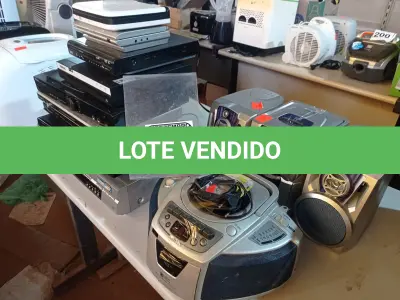 LOTE 276 - 01 LOTE C/ 02 MICROSYSTEMS E VÁRIOS APARELHOS DE DVD’S MARCAS E MODELOS DIVERSOS. (NO ESTADO) ATENÇÃO! FAZER A VISITAÇÃO ANTES DE ARREMATAR, NÃO SABEMOS SE FUNCIONA. LEILÃO NÃO TEM GARANTIA E NEM DEVOLUÇÃO, SUJEITO A POSSÍVEIS AVARIAS VISÍVEIS/OCULTAS E/OU AUSÊNCIA DE COMPONENTES.